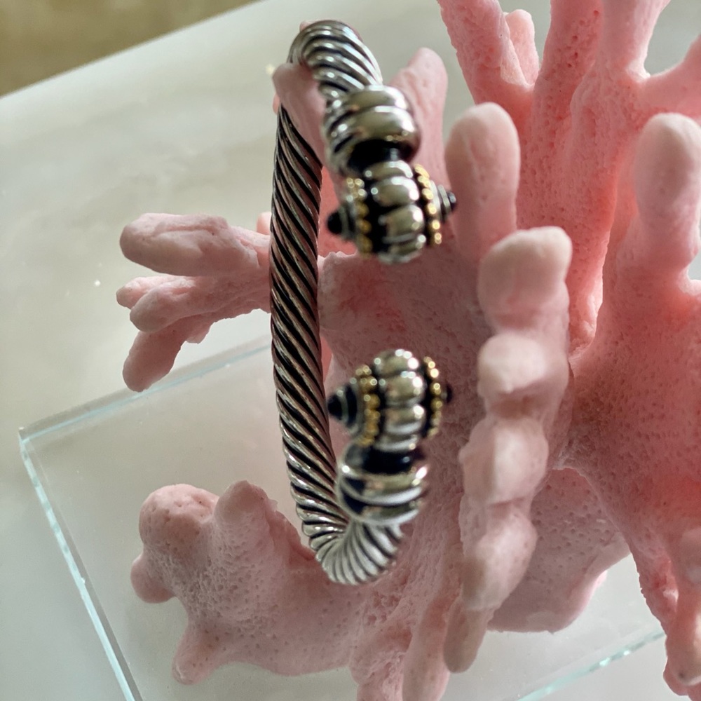 Two tone weighty bracelet with onyx like stones. - Picture 9 of 9